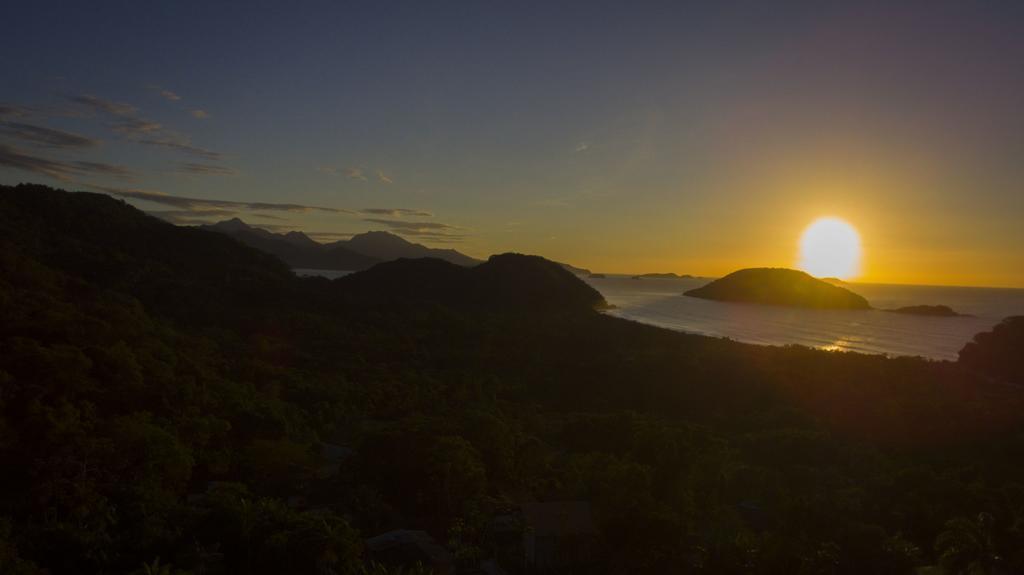Haleiwa Chales E Suites - A Guest House Do Prumirim 乌巴图巴 外观 照片